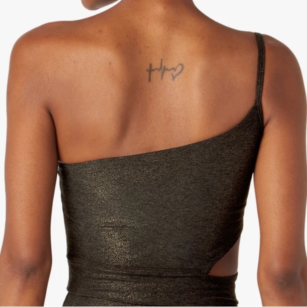 Beyond Yoga softshine wanderlust crop tank - Picture 2 of 6